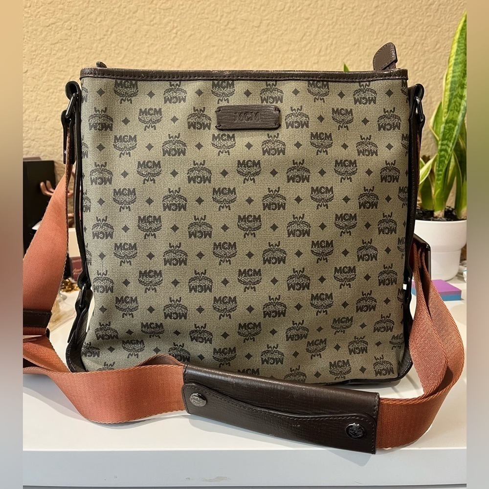 MCM MESSENGER BAG